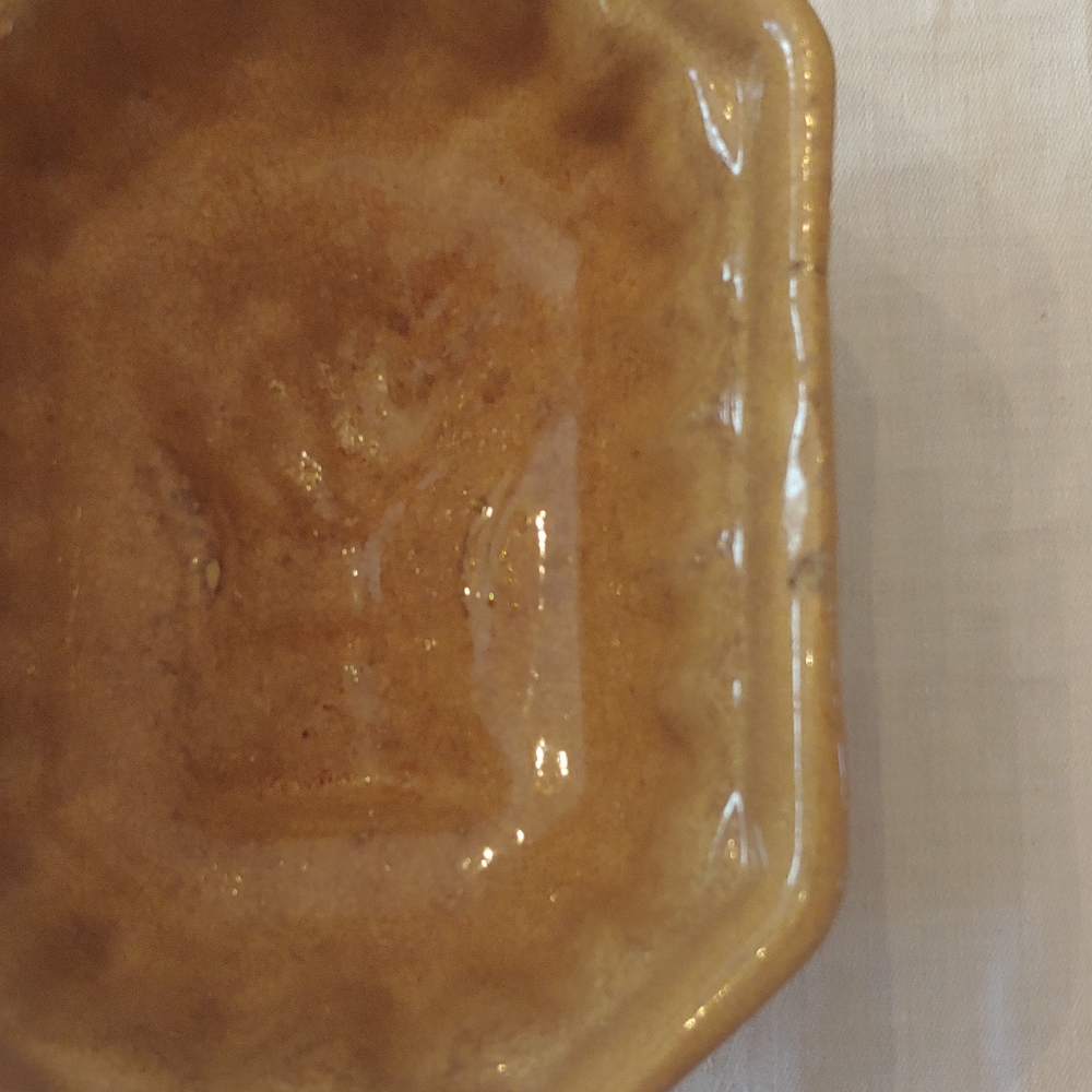 Yellow Ware Mold - Picture 12 of 15
